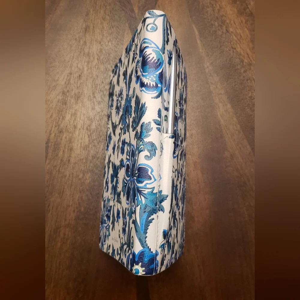 Vera Bradley Hardcover Journal with Embossed Pen – Blue Floral Pattern NWOT - Picture 4 of 9